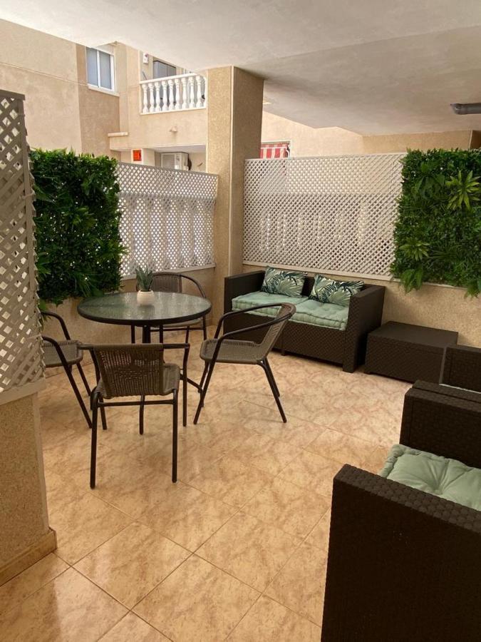 Комфортабельные Апартаменты С Большой Террасой Torrevieja Kültér fotó