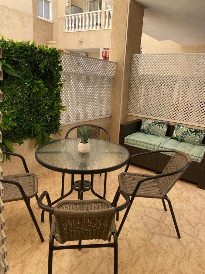 Комфортабельные Апартаменты С Большой Террасой Torrevieja Kültér fotó